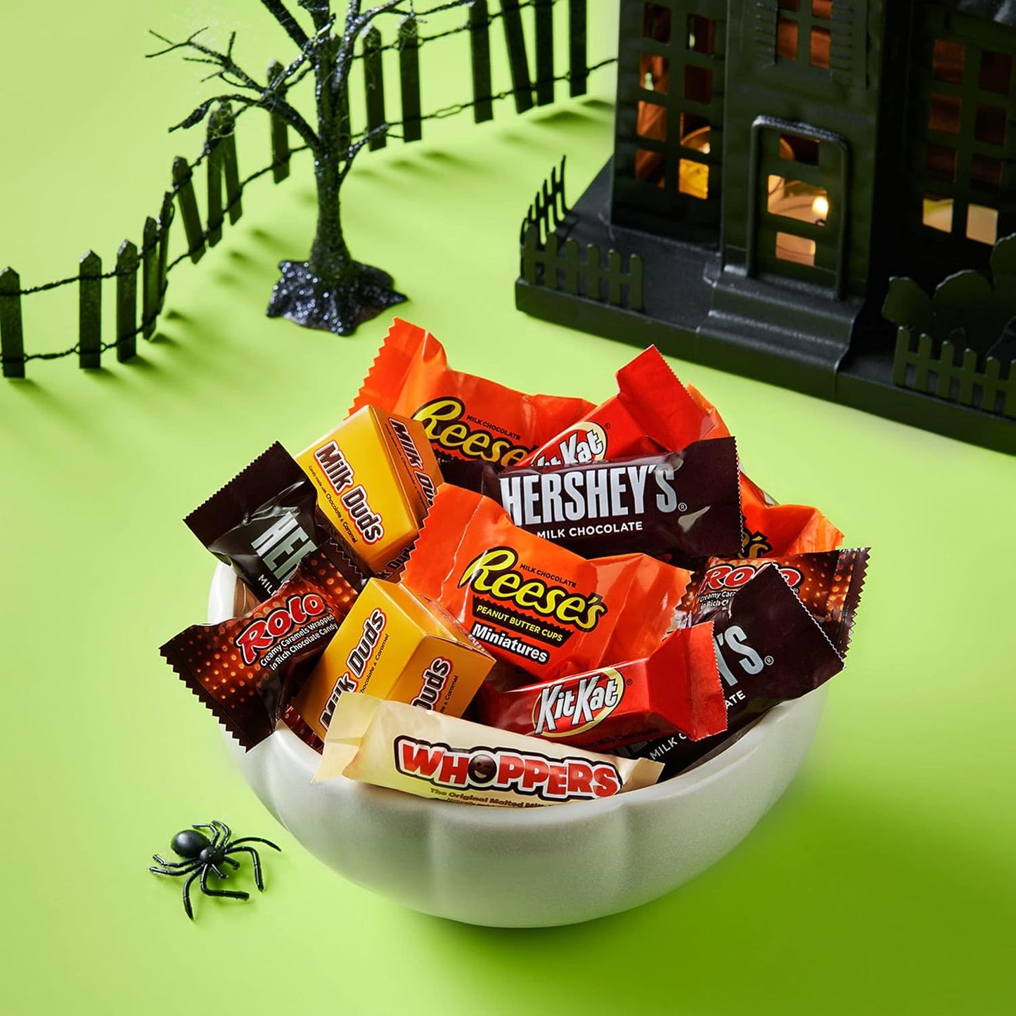 Hershey Miniatures Assorted Flavored, Halloween Candy Bulk Bag, 39.51 oz (130 Pieces)